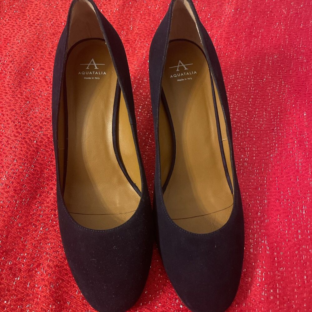 Aquatalia Pasha Black Suede Block Heel Pumps Shoes Made in Italy Size 8.5